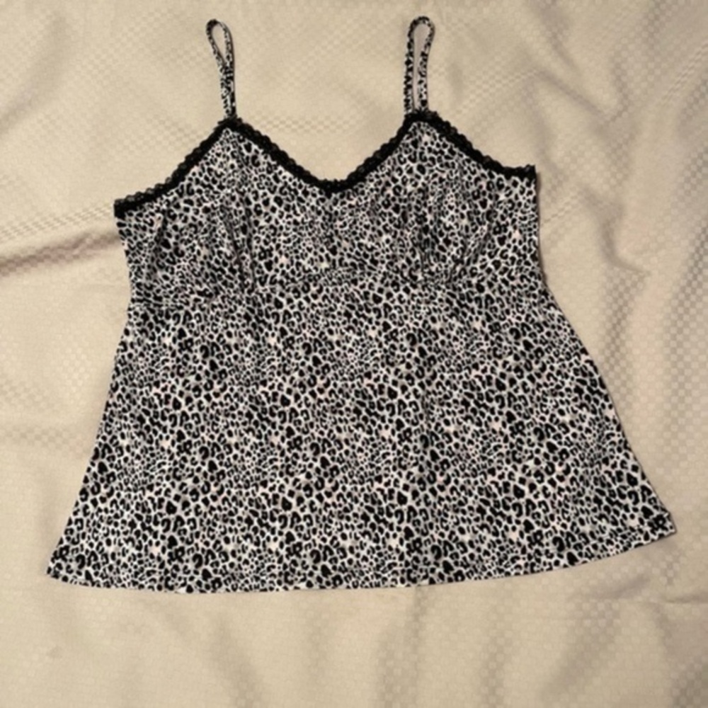 Rene Rofe Sleepwear leopard camisole black & white with hints of pink. Size XL​